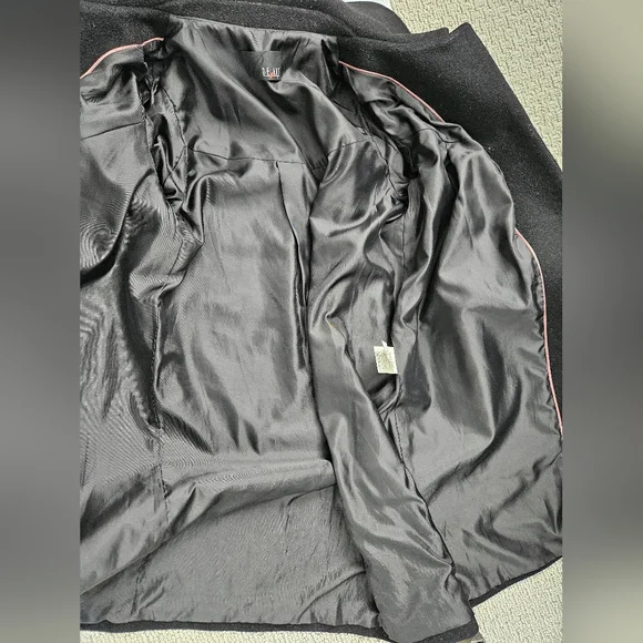 Women's Sz Small Wool Coat Jacket in Black w Oversized Collar and Puff Shoulders - Picture 11 of 11